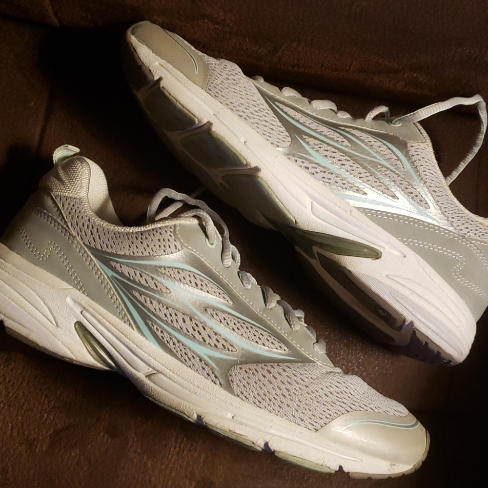 Easy Spirit Walking Shoes